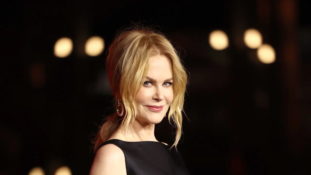 Gaya Simple Tapi Mahal Nicole Kidman di Academy Museum Gala 2024, Padukan Gaun Hitam dan Jam Tangan Rp384 Juta-an