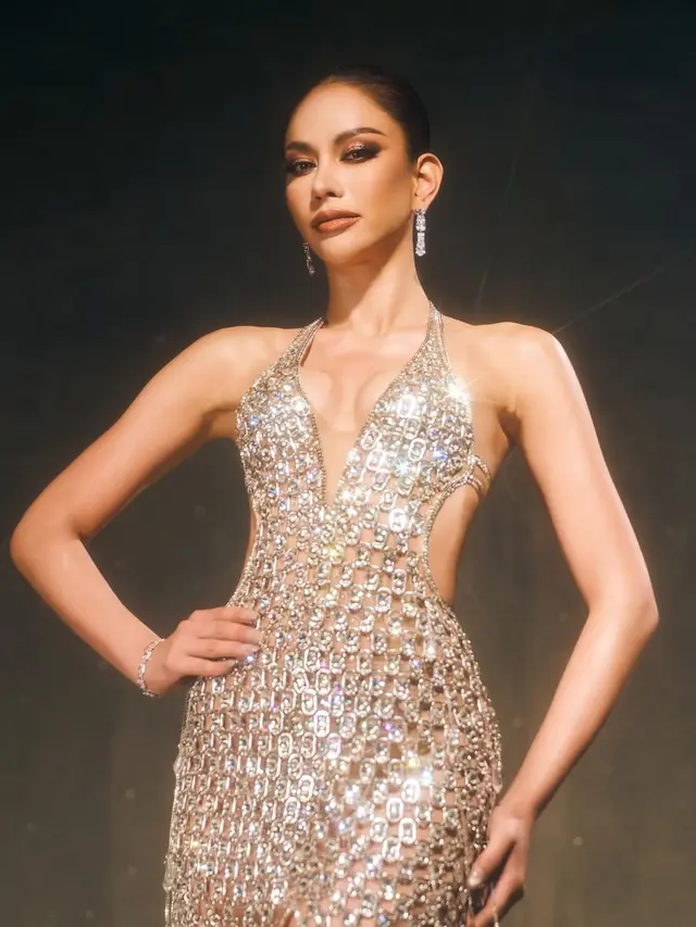6 Potret Gaun Malam ‘Mewah’ Miss Thailand di Ajang Miss Universe 2022 Terbuat dari Kaleng Minuman Bekas