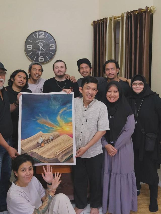 Perjalanan panjang Mbak Yos, Istri Iwan Fals. (credit: instagram.com/iwanfals/ichanmaulana)