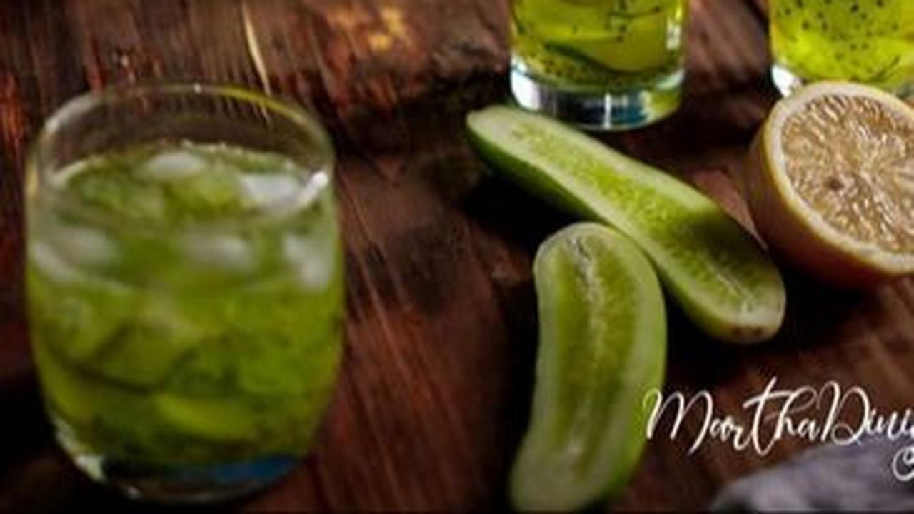 4. Resep Minuman Es Segar: Es Timun Selasih<br>