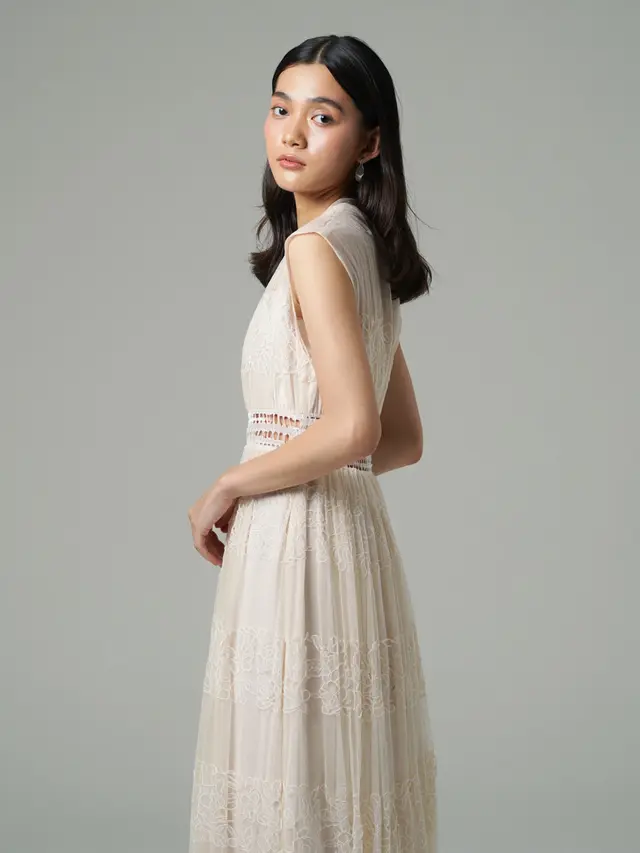 Dress Brokat Full Embroidery Cutting Minimalis