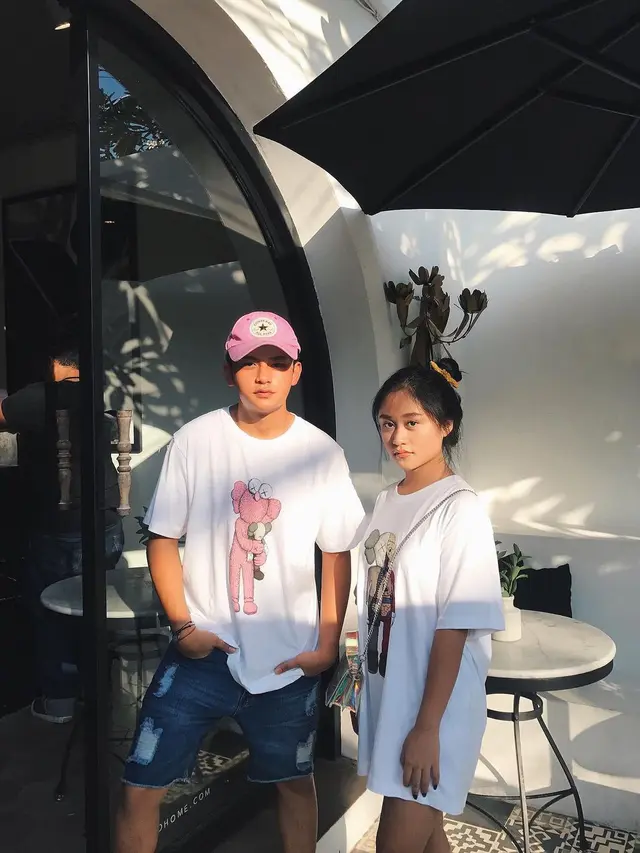 Sering Dikira Pacar, Ini 6 Potret Kompak Randy Martin dan Sang Adik ...