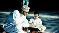Ilustrasi baca Alquran | Via: pinterest.com