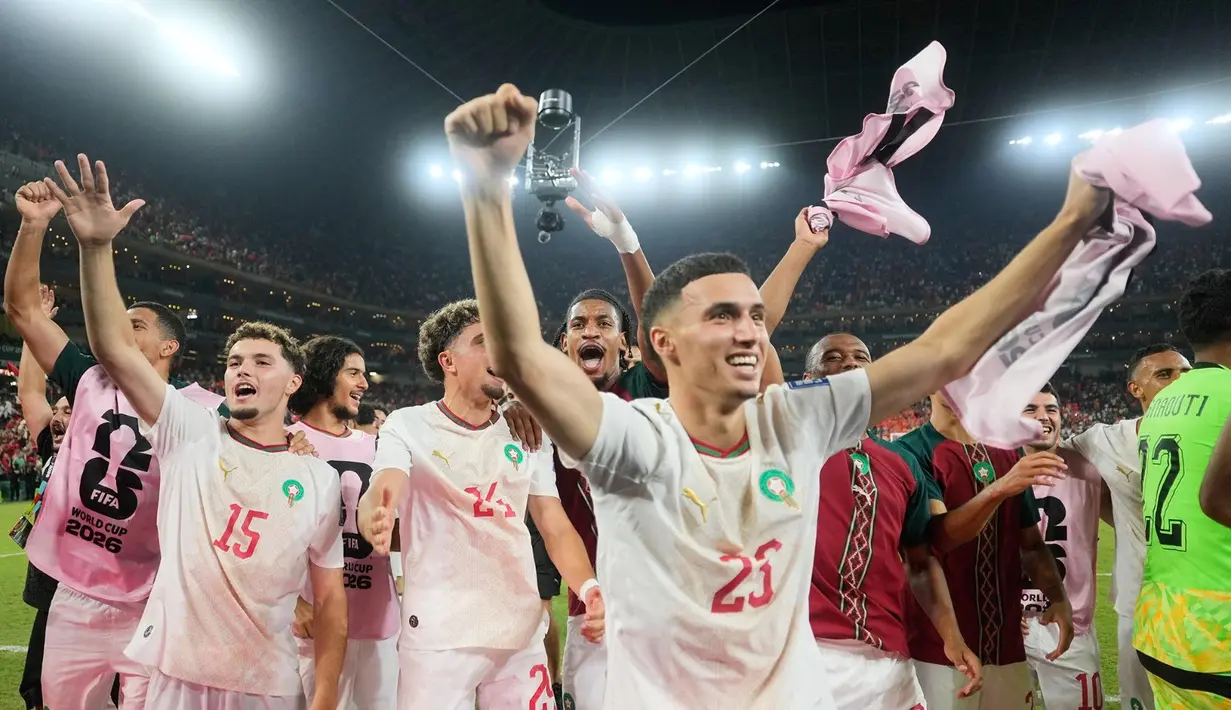 Para pemain Maroko merayakan kemenangan setelah pertandingan sepak bola babak 32 besar Piala Dunia antara Belanda dan Maroko di Guadalupe, dekat Monterrey, Meksiko, Senin (29/06/2026). (AP Photo/Ricardo Mazalan)