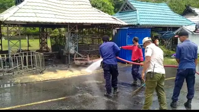 Pedagang di Kendari mengalami kerugian ratusan juta usai bentrok yang melibatkan sejumlah kelompok massa, Kamis (16/12/2021).(Liputan6.com/Ahmad Akbar Fua)