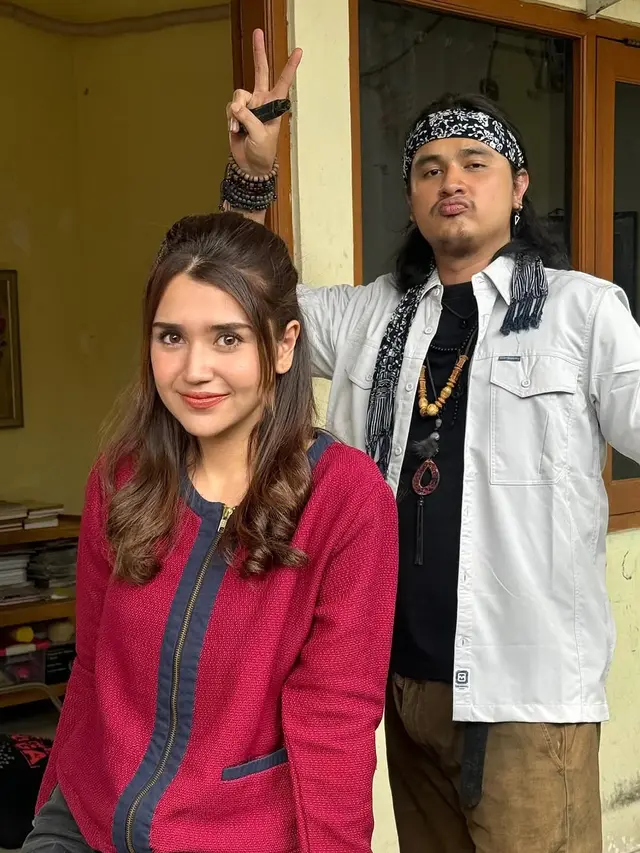 Azella Alhamid dan Esa Sigit. (Foto: Dok. Instagram @azella.alhamid)