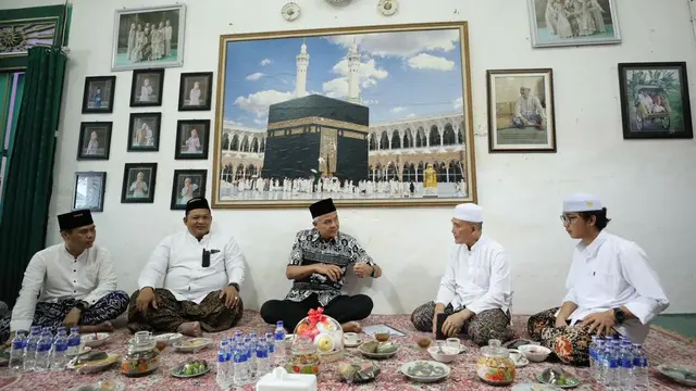 Pengasuh Pondok Pesantren (Ponpes) Kauman Lasem, KH Muhammad Zaim Ahmad Ma’shoem atau Gus Zaim memuji kepemimpinan Gubernur Jawa Tengah (Jateng) Ganjar Pranowo (Istimewa)