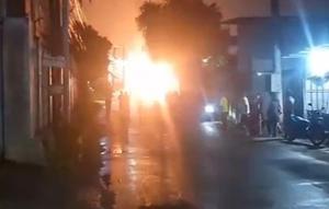 Kebakaran Stasiun Pengisian Bulk Elpiji (SPBE) Cimuning milik PT Indogas Andalan Kita pada Rabu, 1 April 2026. (Tangkapan layar sosmed)