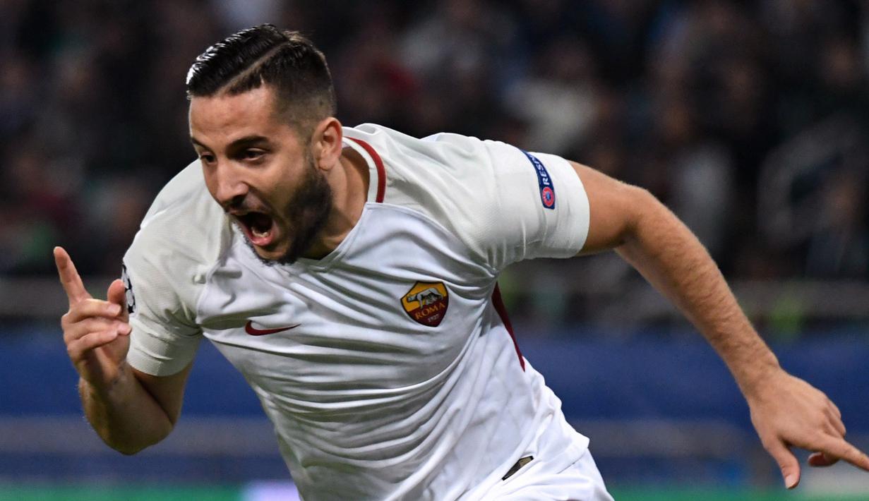 Selebrasi pemain AS Roma, Konstantinos Manolas usai membobol gawang Qarabag FK pada laga grup C Liga Champions di Baki Olimpiya Stadionu, Baku, (27/9/2017). AS Roma menang 2-1. (AFP/Vano Shlamov)