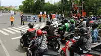 KAI Daop 8 Surabaya Minta Pengguna Jalan Taat Rambu Lalu Lintas di Perlintasan Kereta