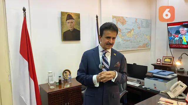 Duta Besar Pakistan untuk Indonesia Zahid Hafeez Chaudhri pada Selasa (5/8/2025) bicara soal pengalamannya selama tinggal di Indonesia. Ia juga menyinggung soal makanan dan destinasi favoritnya (Dok. Liputan6.com/Teddy Tri Setio Berty).