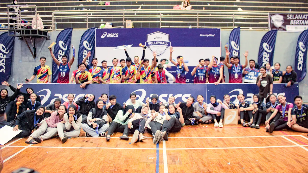 Para juara turnamen bola voli Asics 2022