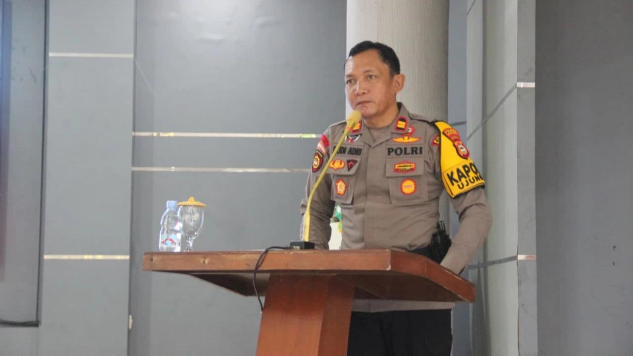 Tiga Hal Dilakukan Iptu Rudi, Kapolsek Ujung Loe yang Viral Ultah Dirayakan Warga