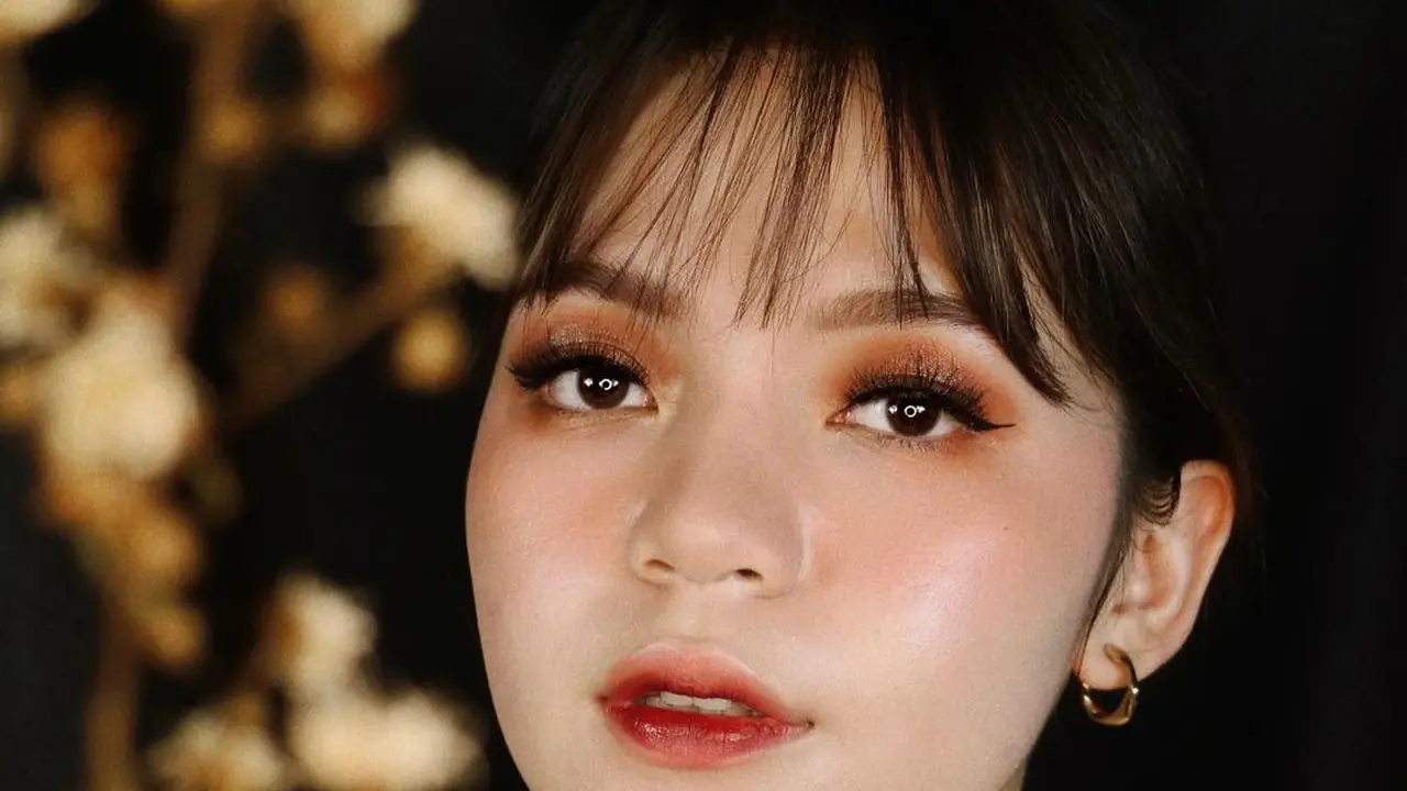 Profil Naila Dinillah