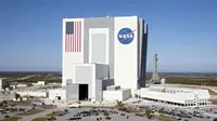 Seorang karyawan NASA yang bekerja di Kennedy Space Center, Florida dinyatakan positif Virus Corona COVID-19. (NASA / Kim Shiflett)