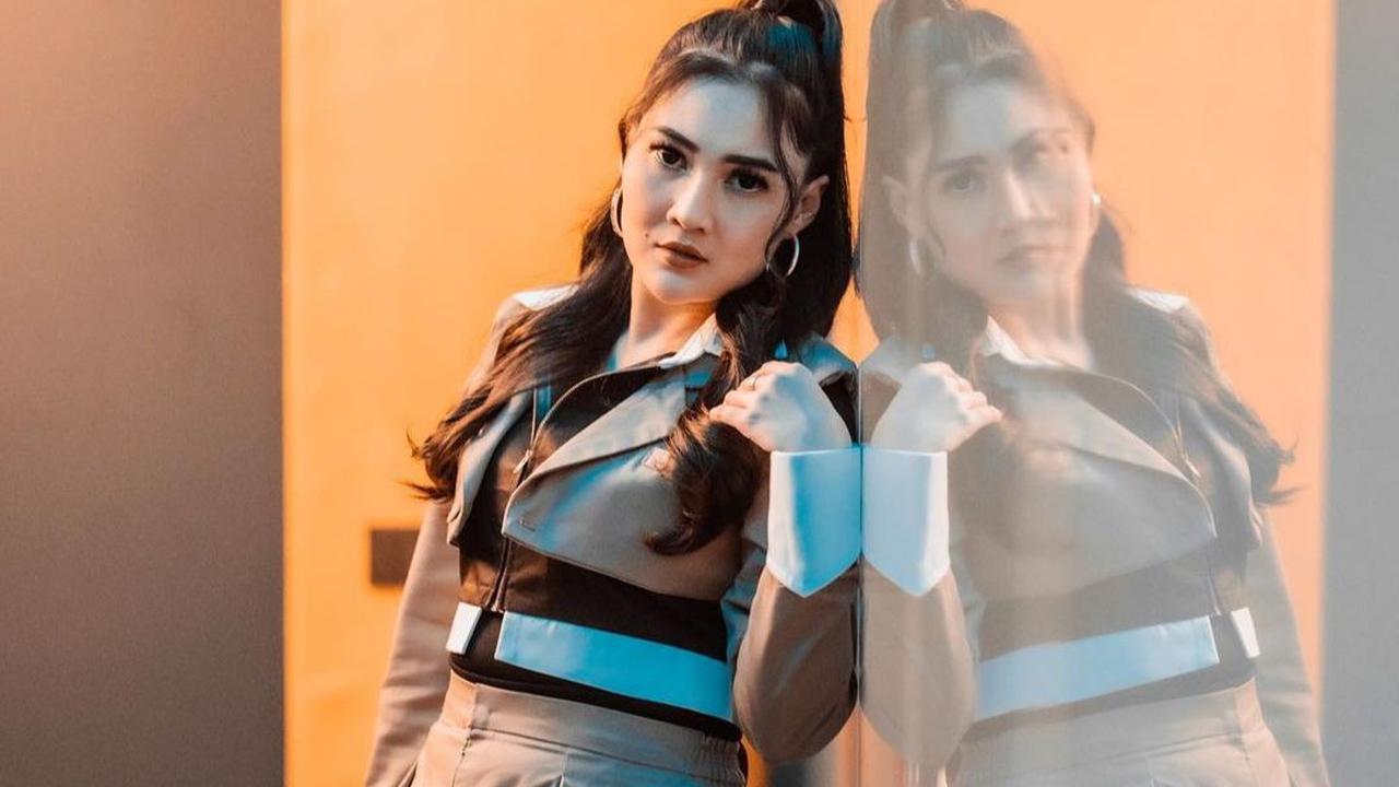 Profil Nella Kharisma<br>