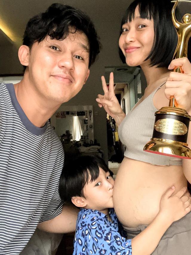 Rinni Wulandari Melahirkan Anak Kedua, Ini 7 Potret Perjalanan Kehamilannya