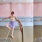 Shandy Aulia Belajar Balet (Sumber: Instagram/shandyaulia)