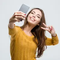 Ilustrasi handphone/copyright shutterstock