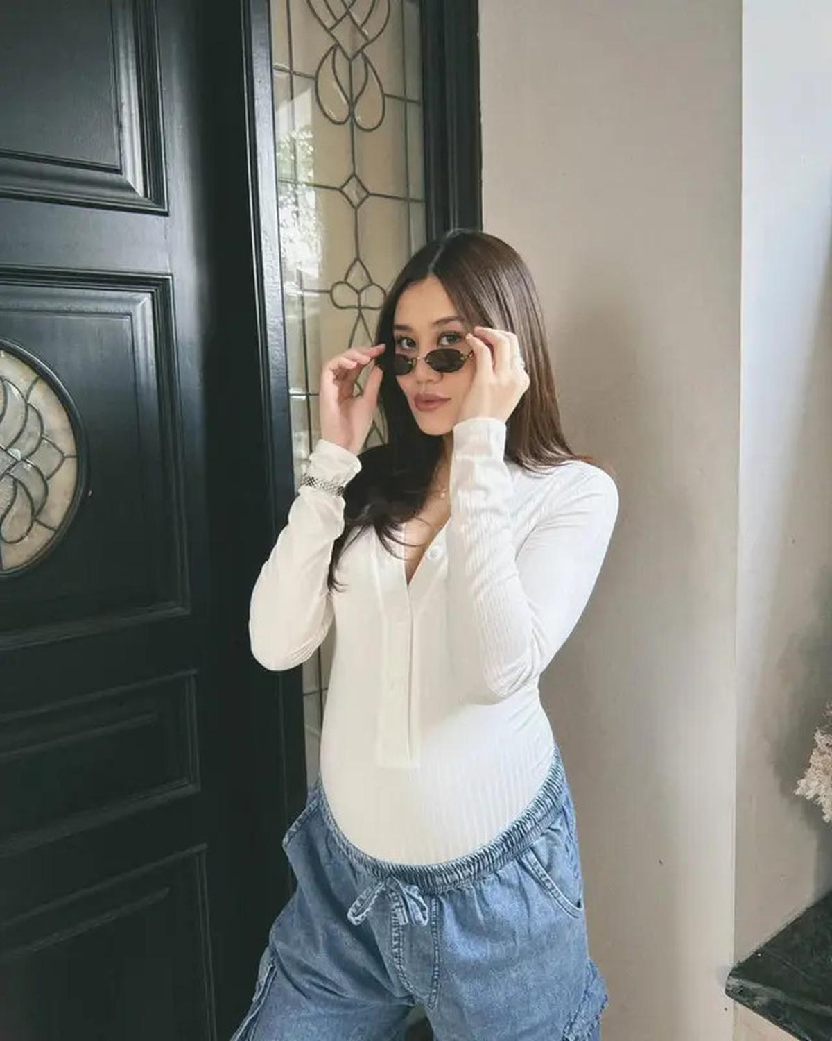 Melahirkan Anak Pertama, Intip Fashion Aaliyah Massaid Selama Hamil
