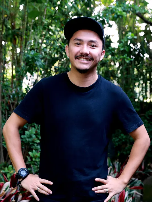 Ditemui di Platio, Kebayoran Baru, Jakarta Selatan, Selasa (11/8/2015), presenter ‘kocak’ ini mengaku senang dapat berpartisipasi dalam program amal untuk anak-anak penderita kanker. (Wimbarsana/Bintang.com)