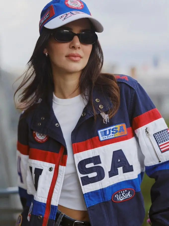 Gaya Kendall Jenner saat hadir di Olimpiade 2024 Paris