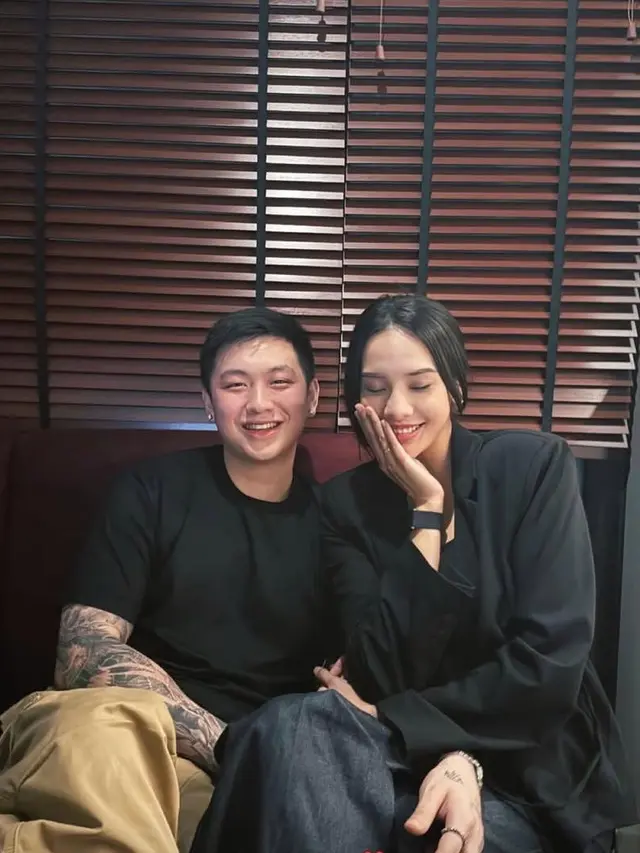 Go Public, 4 Gaya Serasi Anya Geraldine dan Pengusaha Tora Widjaja yang Curi Perhatian