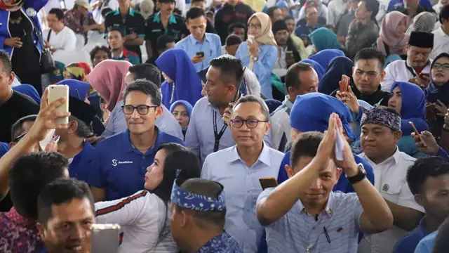 Ketua Umum Partai Amanat Nasional (PAN) Zulkifli Hasan dan Cawapres nomor urut 02 Sandiaga Uno menghadiri enghadiri acara bersama Paguyuban Peternak Ayam Petelur Kabupaten Ciamis. (Istimewa)