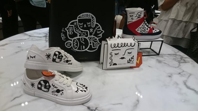 Tas dan sepatu doodle art