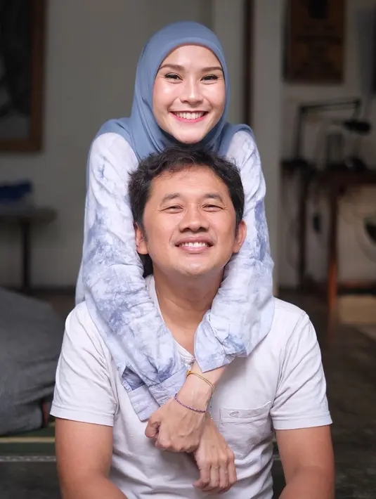Memasuki usia kandungan 32 minggu, pertanda tak lama lagi Zaskia melahirkan anak kelimanya. Terkait soal nama, ibu yang satu ini belum ingin memberitahu. Hanya saja, inisial dari nama anaknya adalah BK. (Instagram/zaskiaadyamecca)