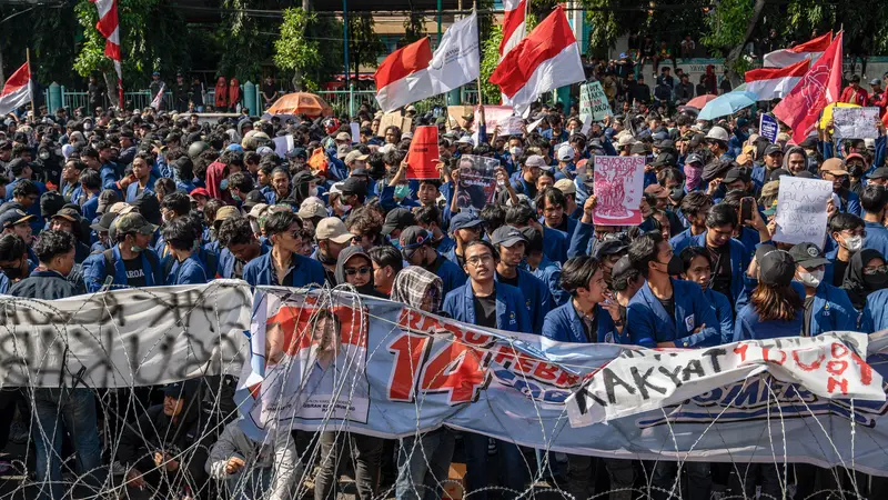 Demo Tolak Revisi UU Pilkada, Mahasiswa dan Masyarakat Surabaya Kecam Sikap DPR