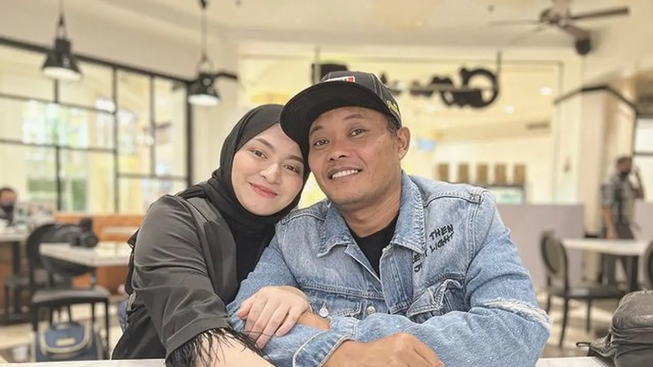 [Fimela] Sule dan Nathalie Holscher