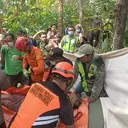 Lansia Ditemukan Meninggal di Atas Pohon Kelapa