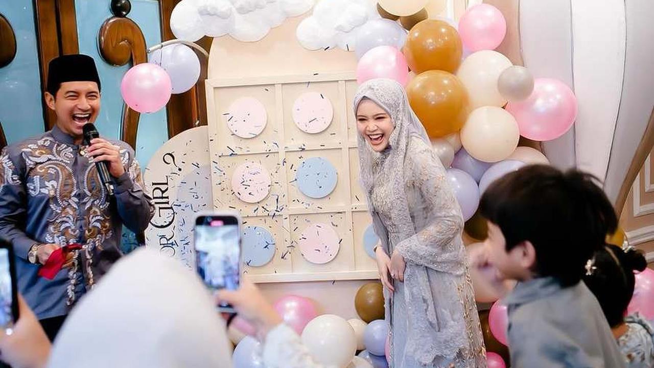 8 Potret Chand Kelvin Tasyakuran 4 Bulanan Kehamilan Istri Sekaligus Gender Reveal, Bakal Punya Anak Cowok