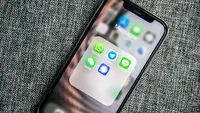 Ilustrasi WhatsApp dan aplikasi pesan instan.  Adem AY/Unsplash