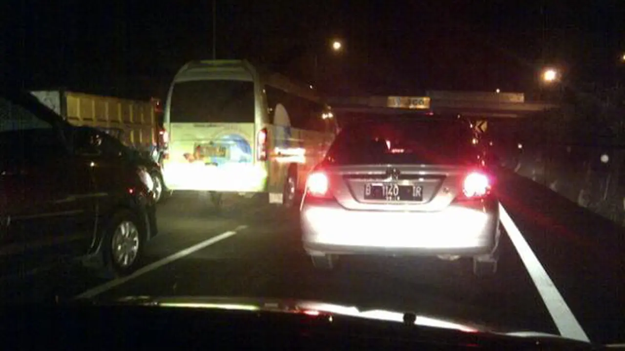 Akibat Kecelakaan, Tol Dawuan-Jakarta Macet 7 Kilometer