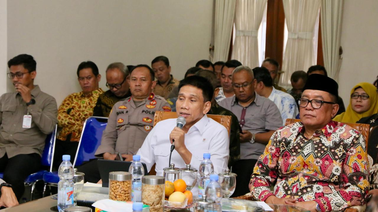 Wamendagri Akhmad Wiyagus di Pendopo Kota Banjar, Jawa Barat