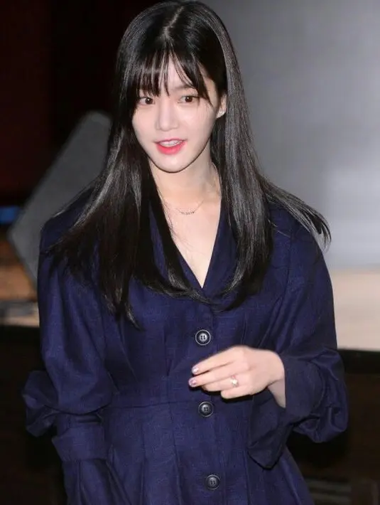 Karena bukti yang tak cukup kuat, fans tak bisa langsung percaya. Sebagian dari mereka bahkan mengaku tak masalah jika keduanya benar-benar pacaran. [Pinterest]