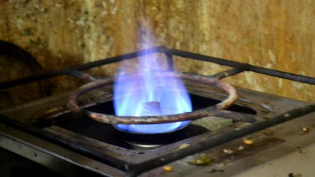 Api dari instalasi biogas limbah tahu dimanfaatkan untuk memasak oleh 260 keluarga di Kalisari. (Foto: Liputan6.com/Muhamad Ridlo)