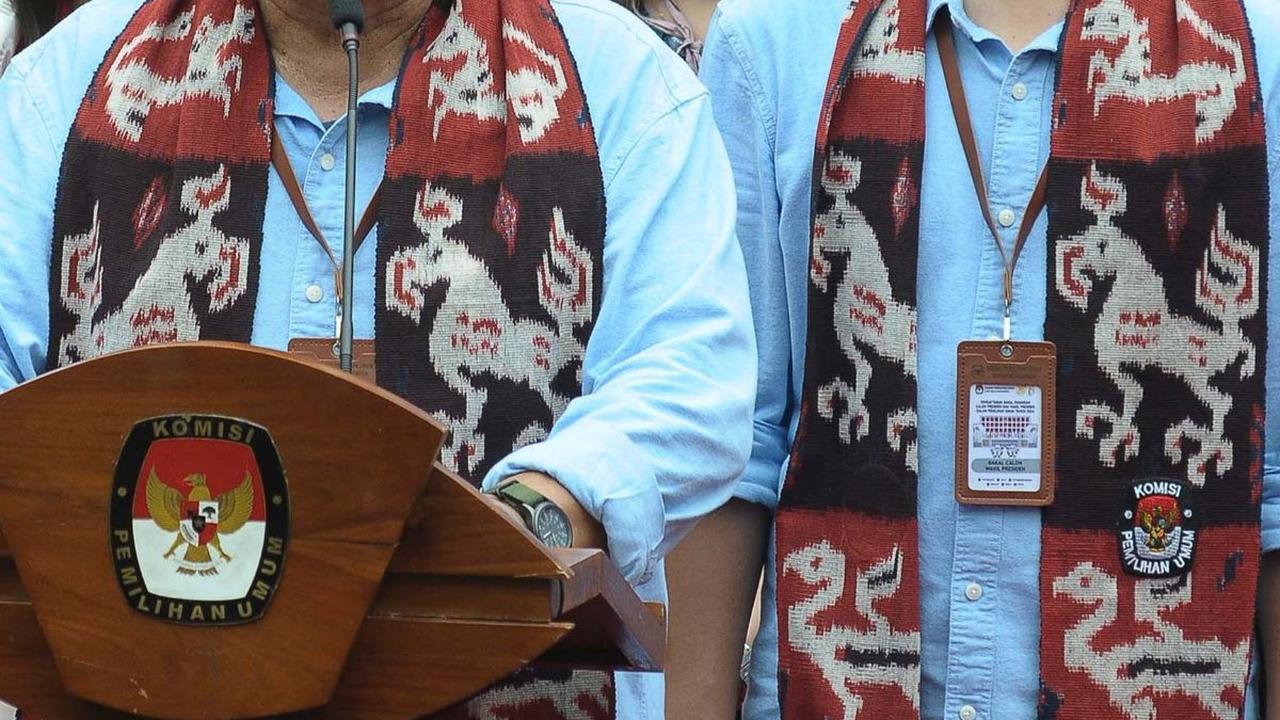 Sementara, Prabowo dalam sambutannya mengucapkan terima kasih kepada para tokoh-tokoh nasional yang turut mengantarkan dirinya melakukan pendaftaran.