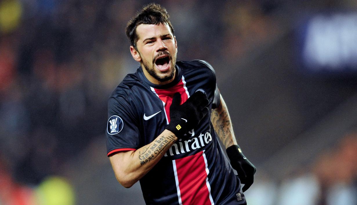 Mateja Kezman - Striker yang namanya sempat melejit bersama PSV Eindhoven ini pernah berseragam PSG pada 2008 hingga 2010. Selama membela PSG Kezman hanya mampu menyumbang sepuluh gol. (AFP/Franck Fife)