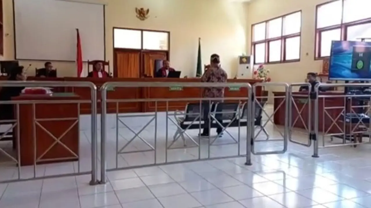 Majelis Hakim Pengadilan Negeri (PN) Buol, Sulawesi Tengah menjatuhkan vonis kebiri terhadap Baharudin Kasim alias Baha. Baha dinyatakan terbukti bersalah beberapa kali menyetubuhi putri kandungnya (Istimewa)
