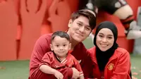 Potret Lesti Kejora dan Rizky Billar Bersama Baby L (Instagram/@lestikejora)