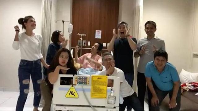 [Bintang] Julia Perez Kemoterapi dan Luna Maya