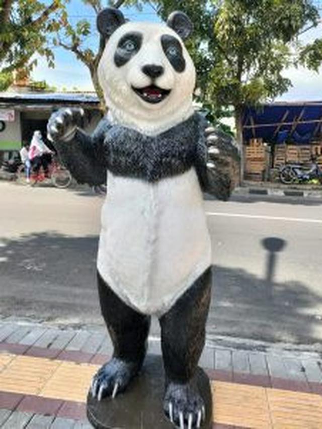 6 Patung Panda Ini Nyeleneh Banget, Bikin Geleng Kepala