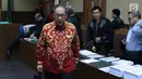 Terdakwa dugaan korupsi pengadaan e-KTP, Made Oka Masagung saat jeda sidang lanjutan di Pengadilan Tipikor, Jakarta, Rabu (21/11). Sidang mendengar nota pembelaan para terdakwa. (Liputan6.com/Helmi Fithriansyah)