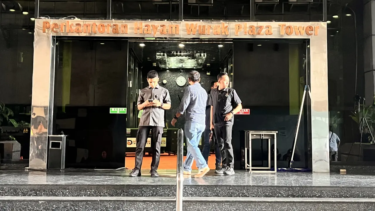 Hayam Wuruk Plaza Tower, Jakarta Barat (Jakbar) lantai 20 dan 21 diduga menjadi lokasi aktivitas jaringan judi online (judol) internasional.
