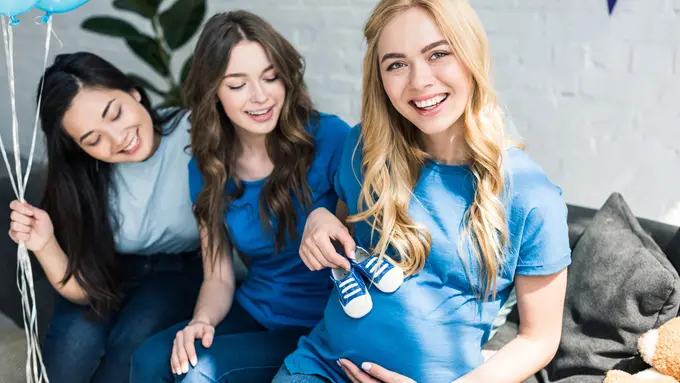 wanita february mom friendship