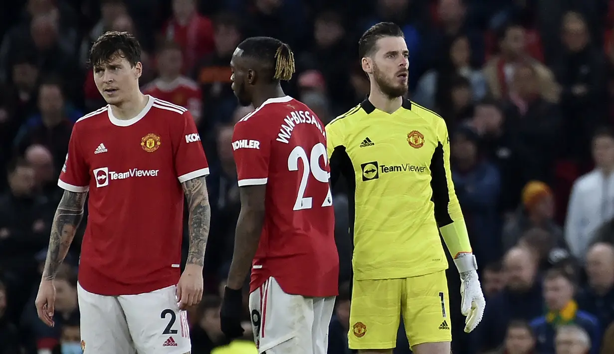Victor Lindelof. Mendapatkan poin 4. Aksinya beberapa kali gagal menghentikan agresivitas lini depan Liverpool yang merangsek pertahanan Manchester United. Telah lama menjadi sumber masalah yanag pelik di lini belakang Setan Merah. (AP/Rui Vieira)