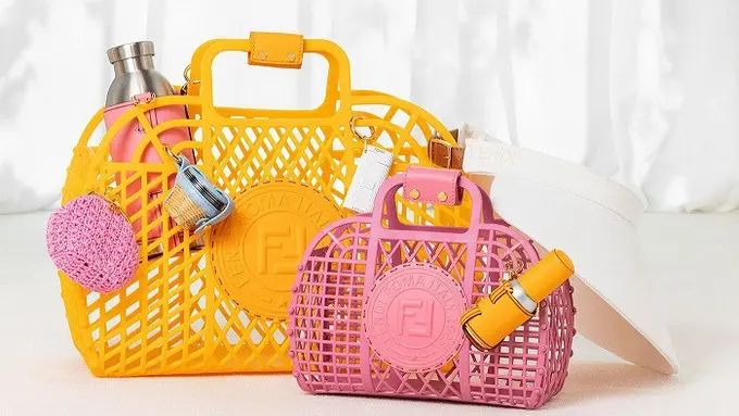 Tampilan Menggemaskan dari Koleksi Tas Pantai Fendi yang Identik dengan Kenangan Masa Kecil